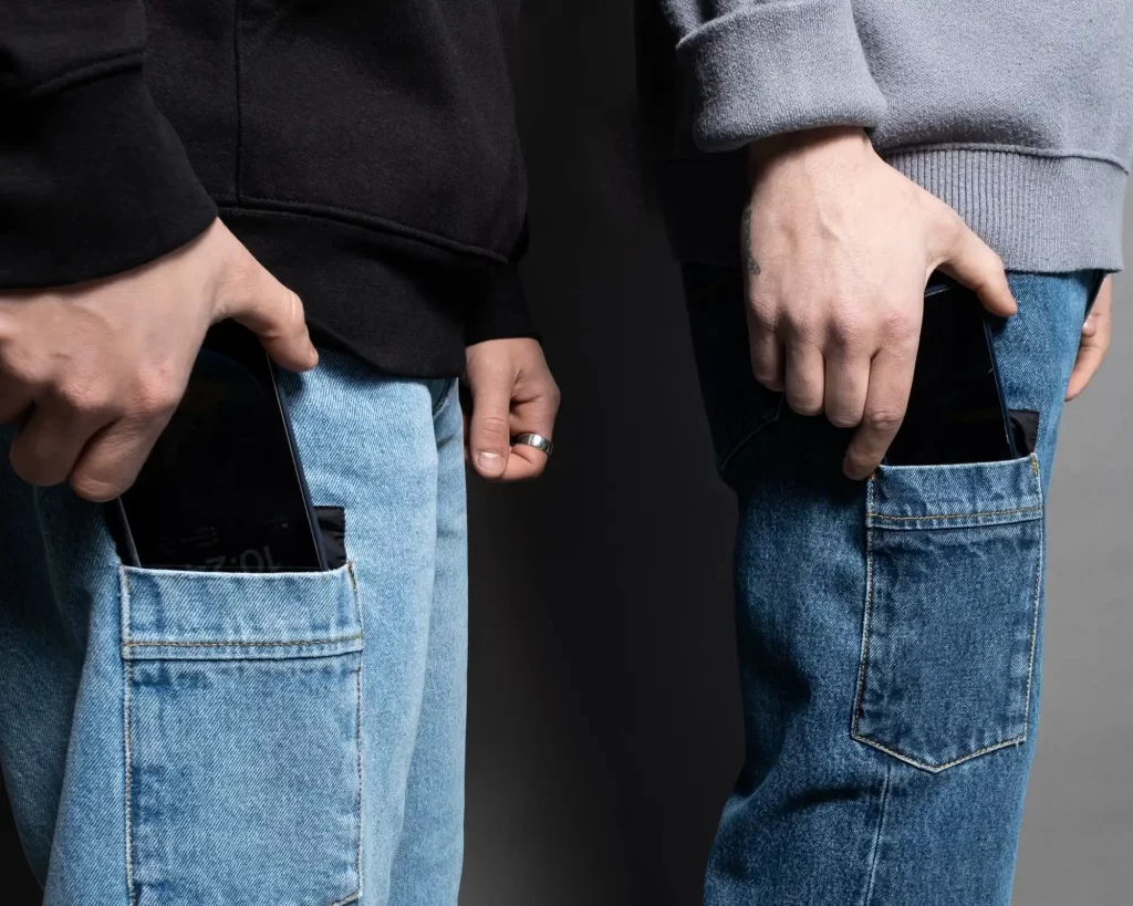 jeans-con-tasca-per-smartphone-5PluS